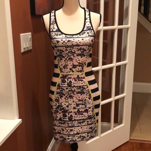 Fire Los Angeles dress with cut out back detail⭐️ - Picture 2 of 8